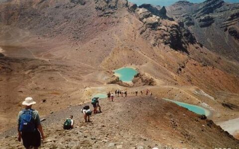 夏天走一走：汤加里罗越山步道Tongariro Alpine Crossing