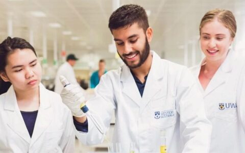 我们不是药神，是药剂师