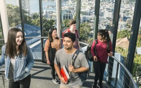 高考后到底要不要出国留学?不用带着爸爸去考察，答案这里有