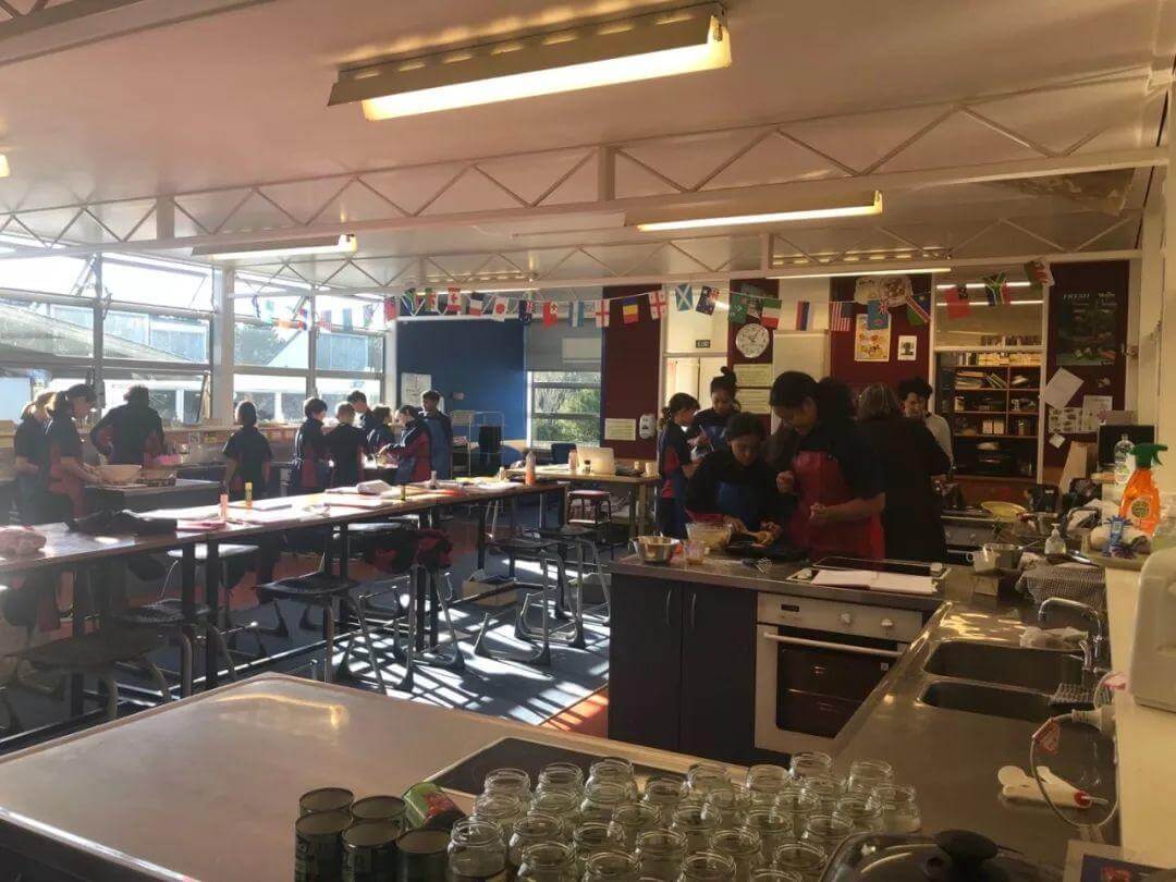 一诺：这个国家的教育惊艳了我