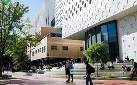 科研实践两手抓，高薪移民全拿下