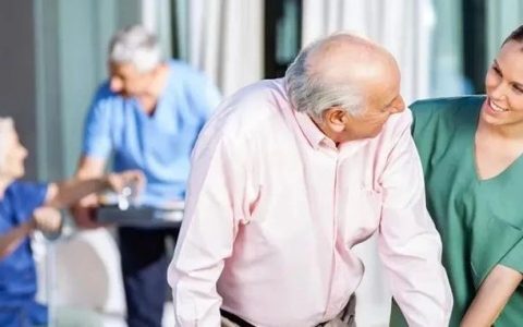 【加拿大移民】我今年40几岁，学历不高，英文也不好，可以移民吗？——大龄移民之加拿大